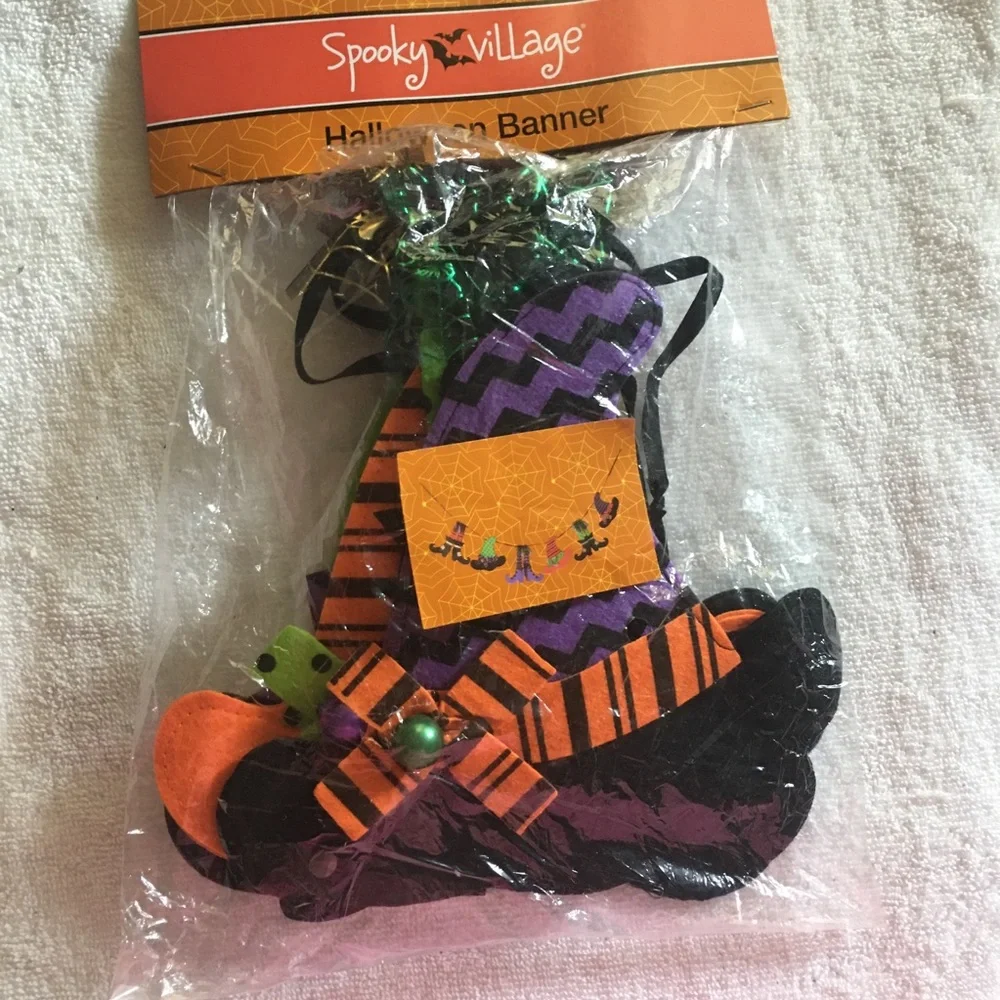 NWT Halloween banner 🎃 👻